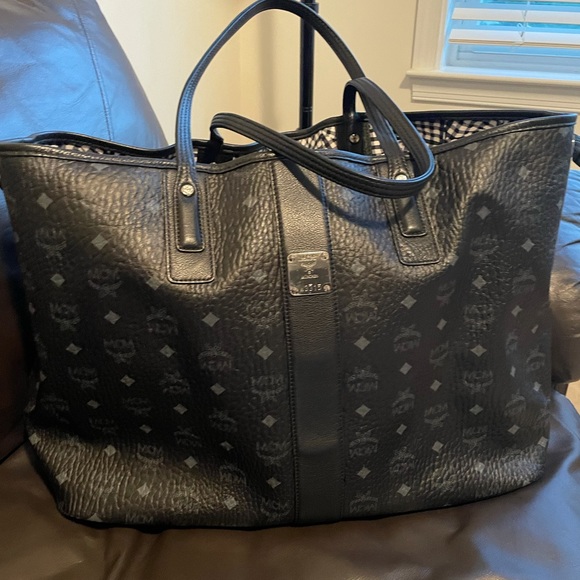 Authentic MCM Large Visetos Reversible Tote - Picture 3 of 8